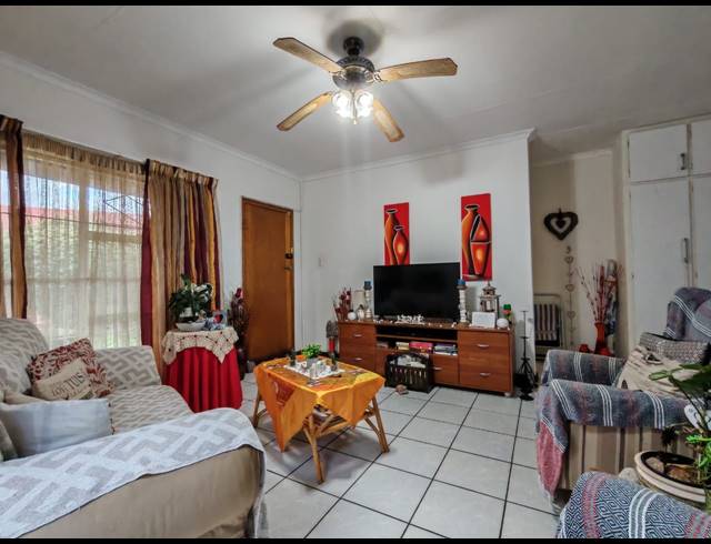 2 BEDROOM TOWNHOUSE FOR SALE IN THREE RIVERS